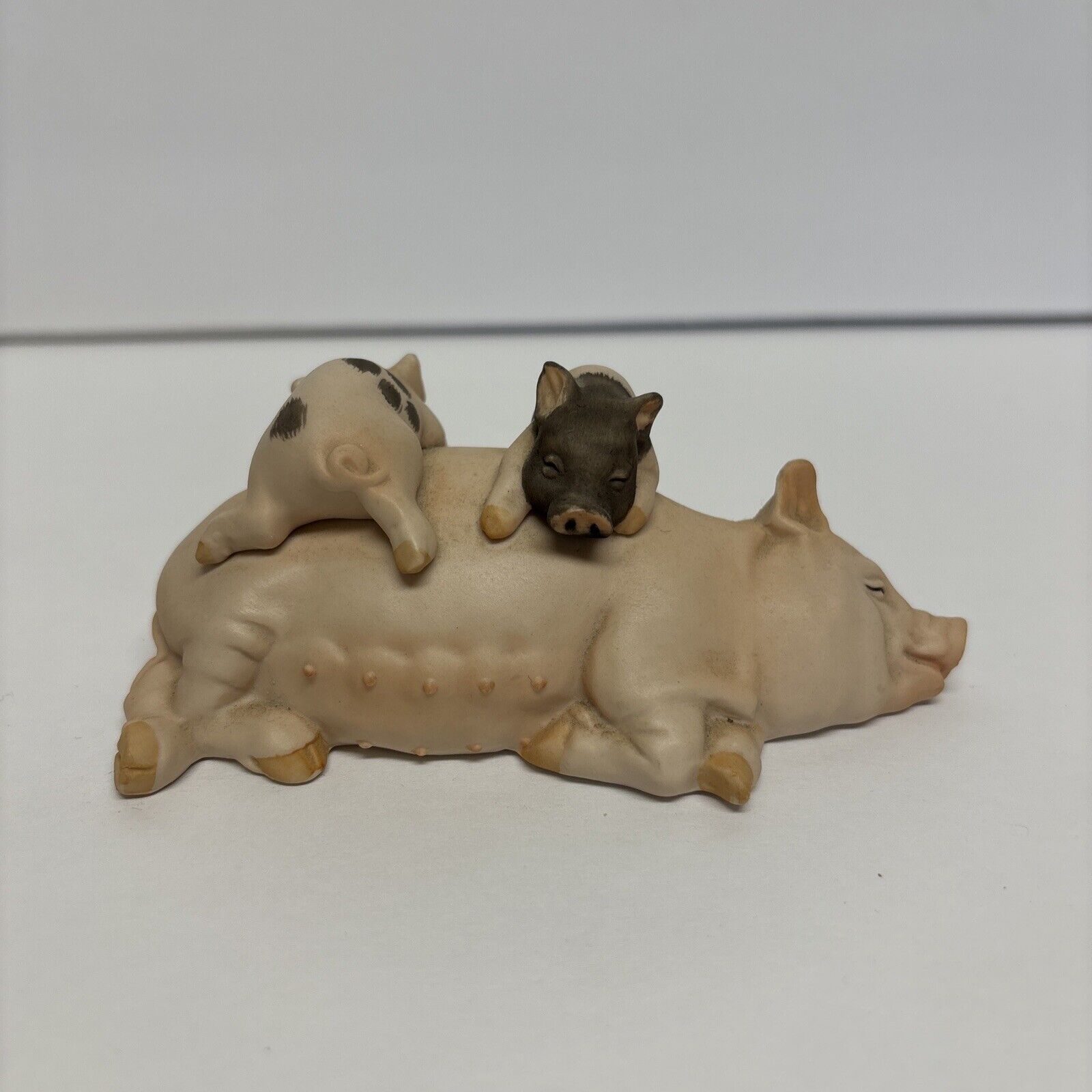Enesco 1987 Vintage Porcelain Pig Mama Sow Pig with Baby Piglets Figurine