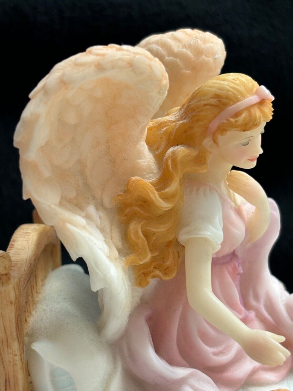 Seraphim Musical Figurine  Classic’s 1998 “ Heavenly Guardian “#78194