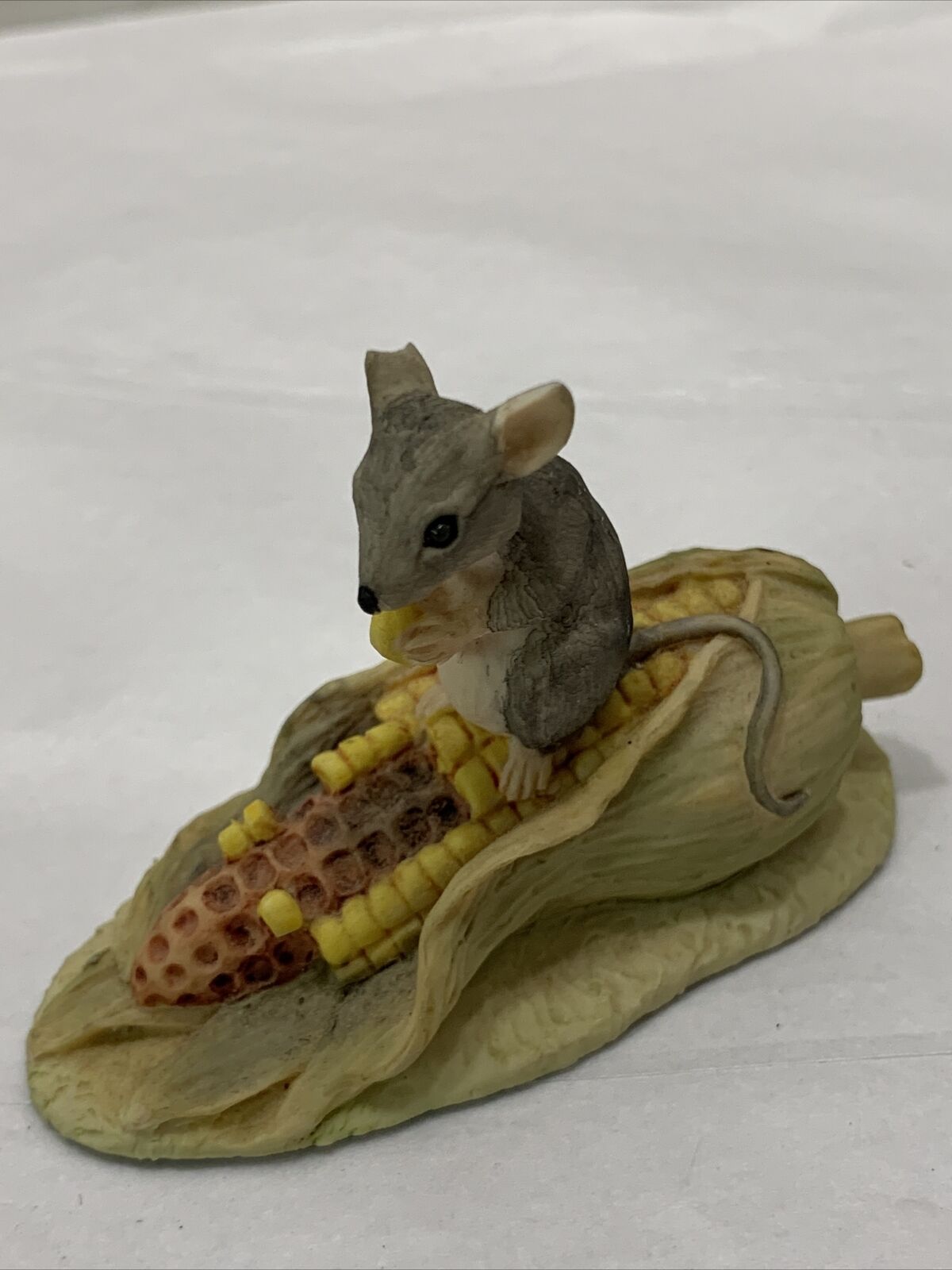 vtg 80s retired lowell davis scotland schmid figurine Mouse Eating Dry Corn
