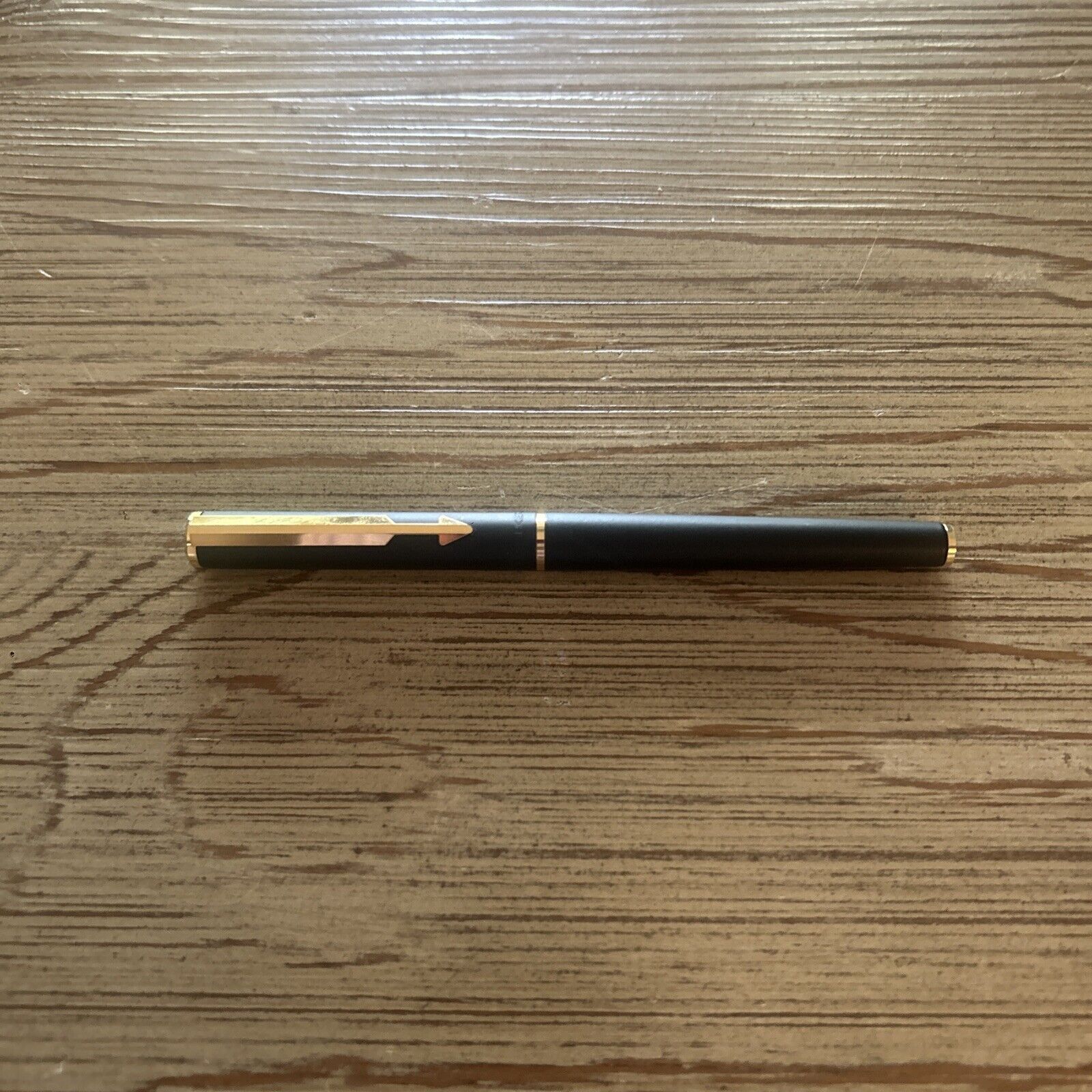 Vintage Parker Arrow Black With Gold Trim Fountain Pen