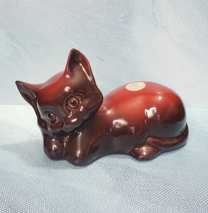 Vintage Canadian Pottery Kitten Cat Figurine Red Brown Ceramic 6-1/2\