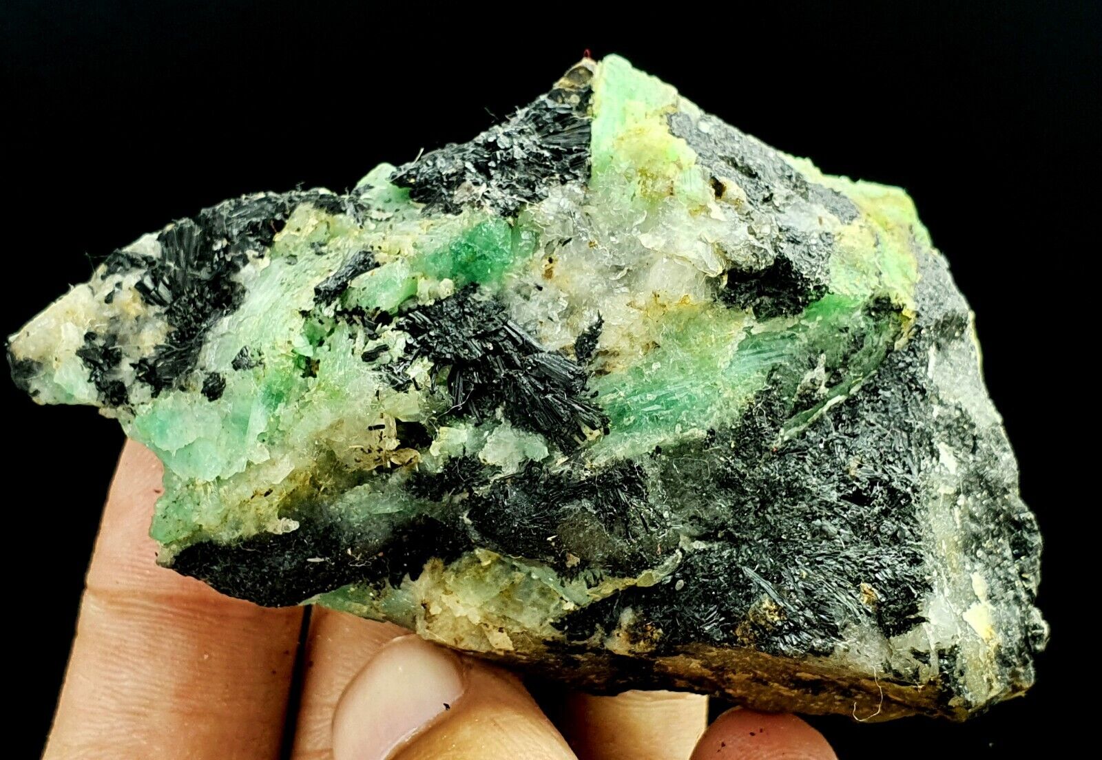 102 Gram Beautiful Lush Green Emerald Crystal Specimen @ Chitral Pakistan #9