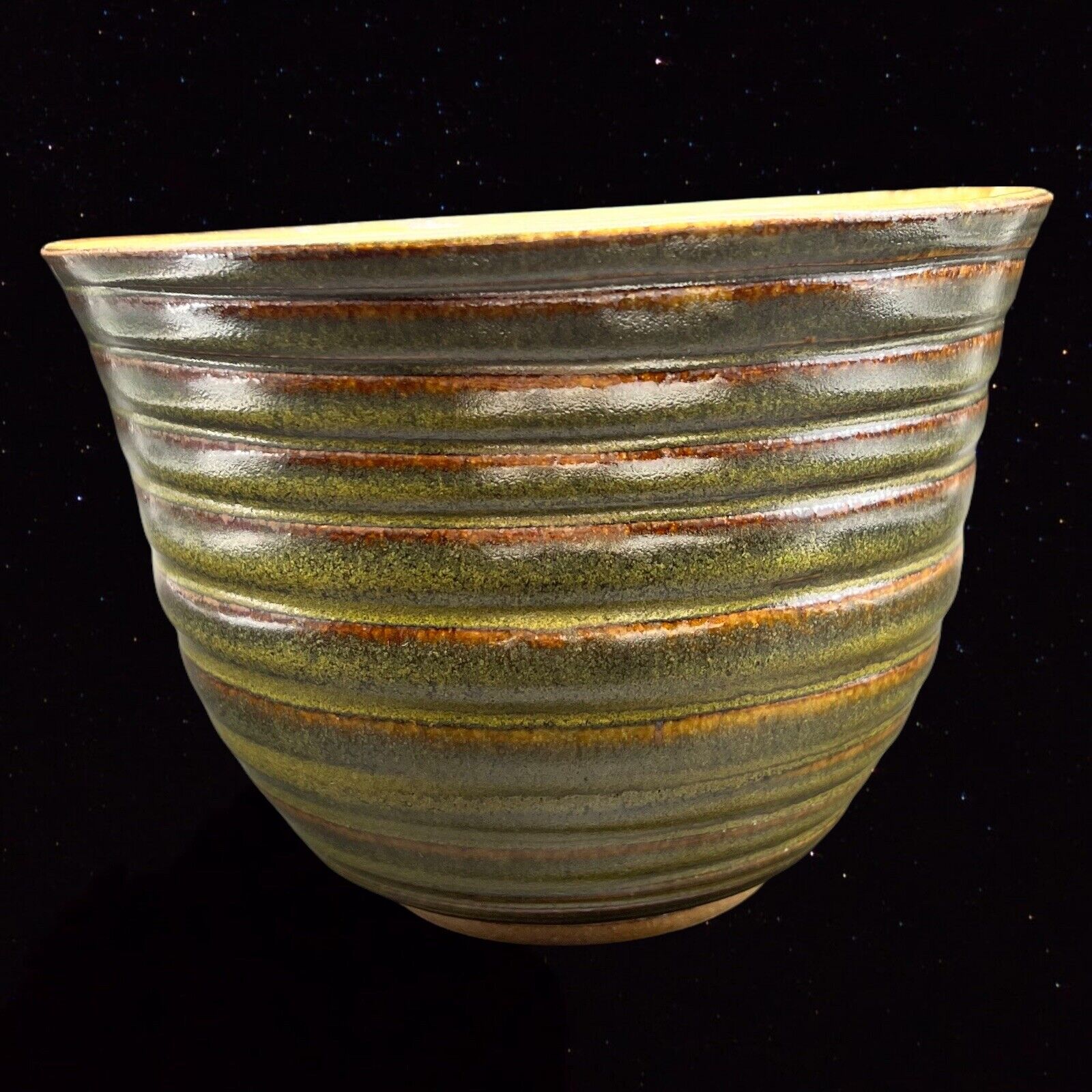 Vintage Hand Thrown Clay Art Pottery Signed Olive Green Bowl Dish 5.25”T 7.25”W