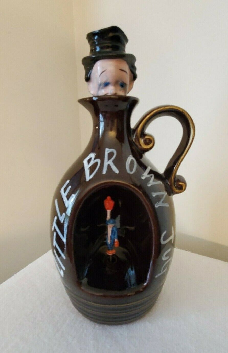 Decorama Little Brown Jug Musical Whiskey Decanter SUPER NICE