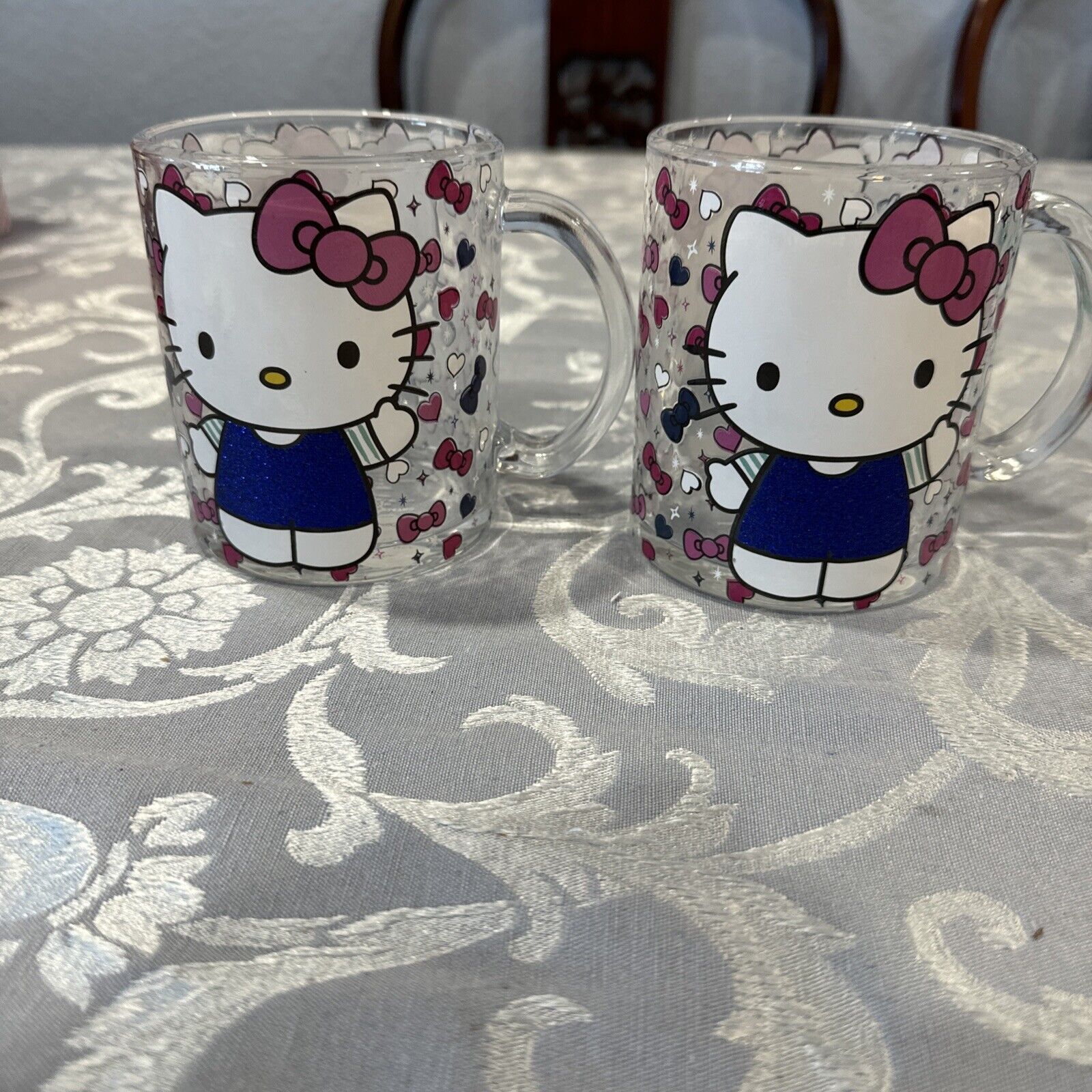 Hello Kitty  Sanrio Glass mugs set of 2 Hearts and Bows Blue And Pink 17.5oz