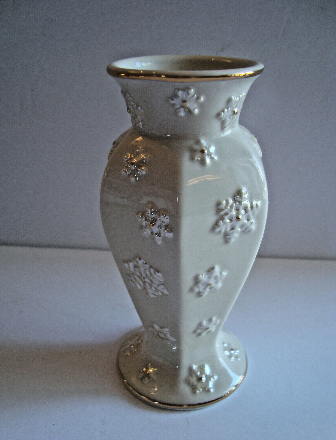 Lenox Porcelain Bud Vase Retired ~ Winter Splendor ~ 5\