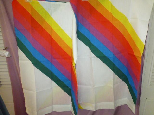 Vtg Thomaston Rainbow Pillowcase set of 2 NWOT 80’s Stranger Things