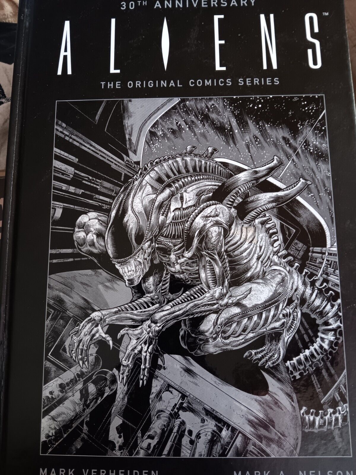 30th Anniversary Aliens The Original Comic Series Book