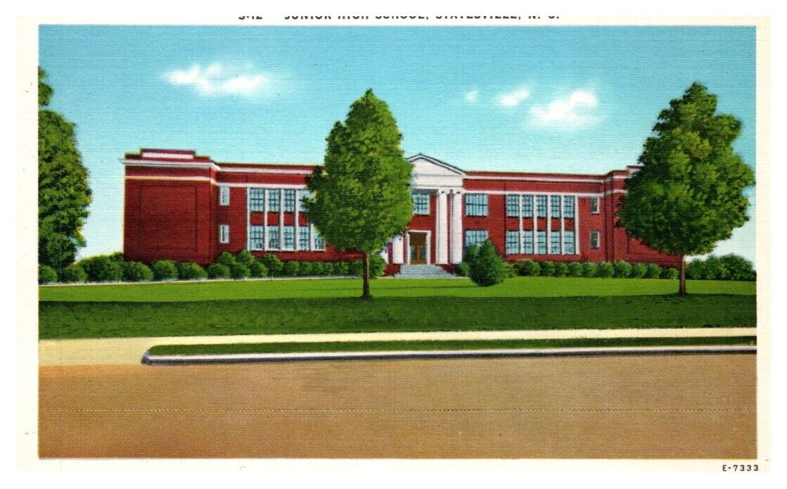 JUNIOR HIGH SCHOOL Statesville, NC linen - Postcard