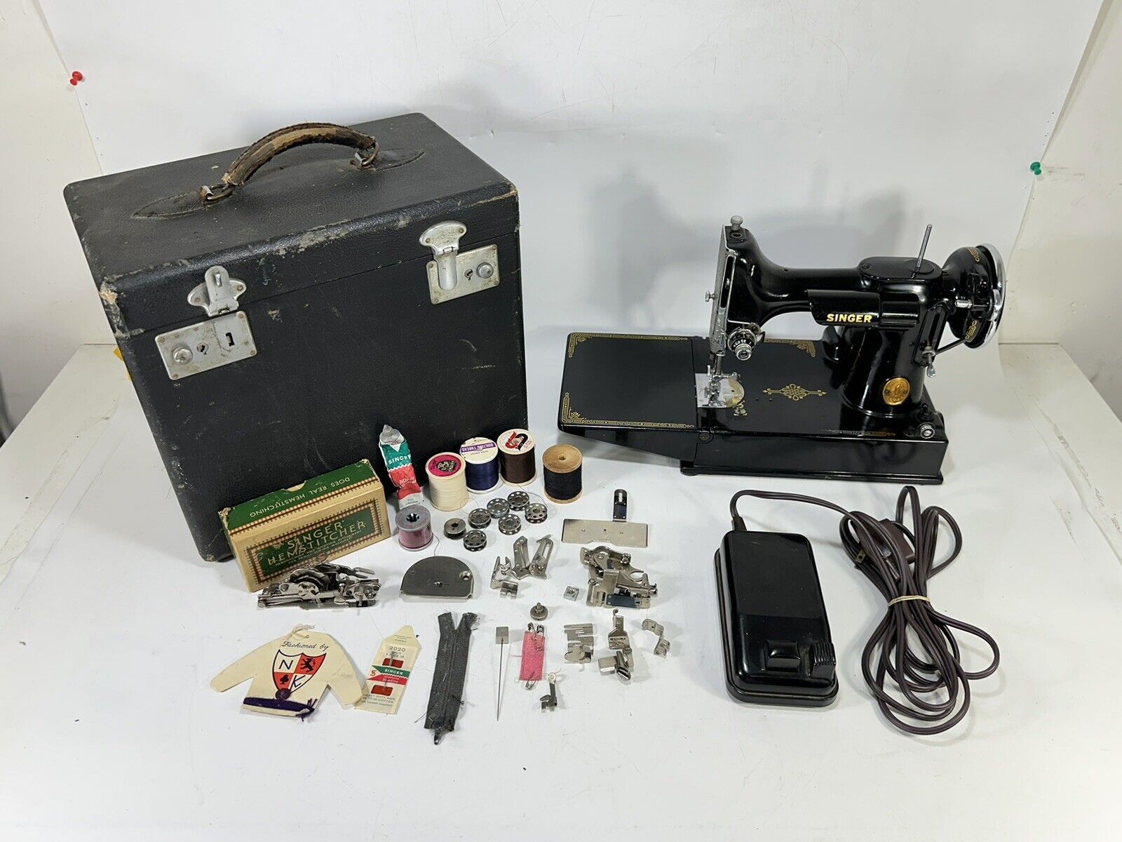 Vintage 1941 Singer 221 Featherweight Portable Electric Sewing Machine in Case