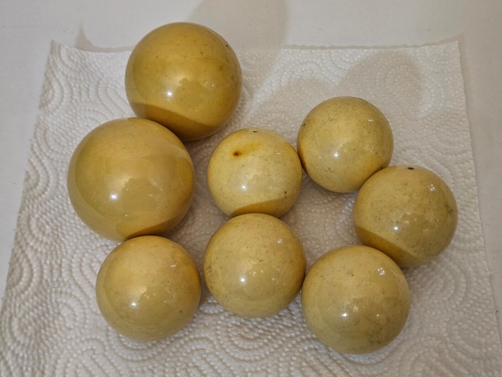 Lot Vintage Bakelite Catalin Ball Blocks For Beads 900 grams  (ЮH59)
