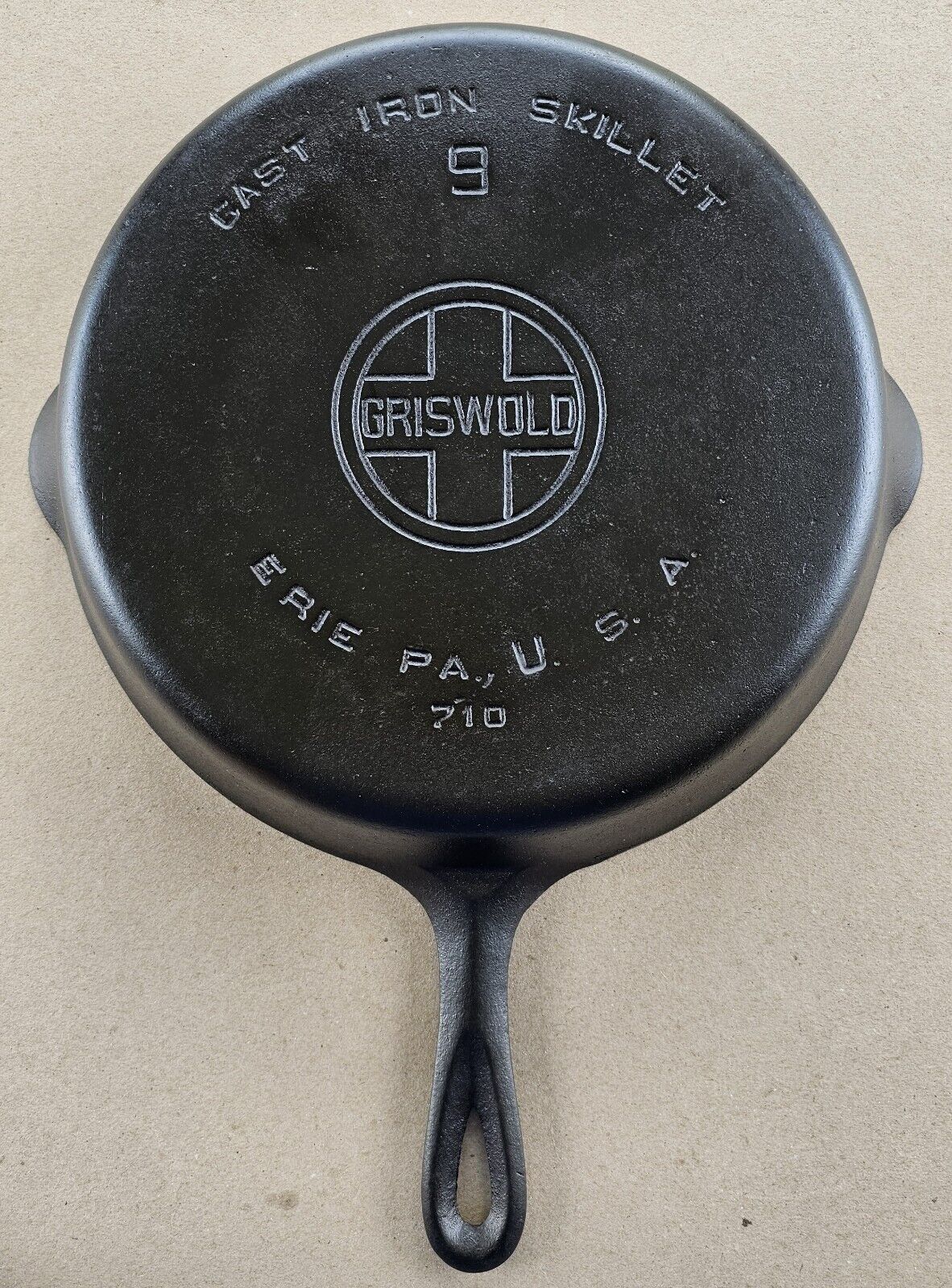 Vintage GRISWOLD #9 Cast Iron Skillet Erie PA, Large Block Logo 710 EPU