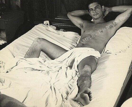 Shirtless Muscular Gay Man Naked Beefcake Hot Male 1960s Vintage 8x10 Photo M050