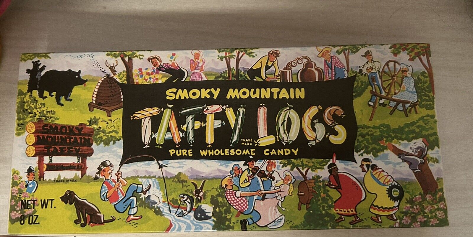 1960's SMOKY MOUNTAIN TAFFY LOGS Candy 1 lb. Box Gatlinburg Tennessee