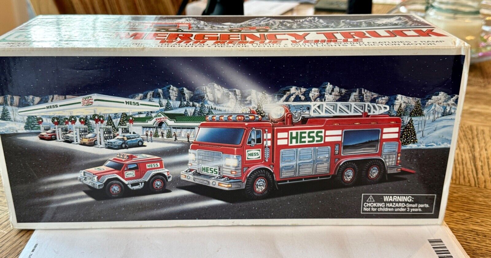 2005 Hess Emergency Truck & Rescue Vehicle - New in Original Box - 