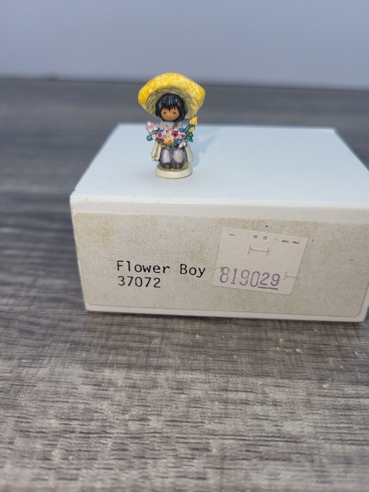 1985 Olszewski Goebel Miniature FLOWER BOY 502-P DeGrazia Figurine 