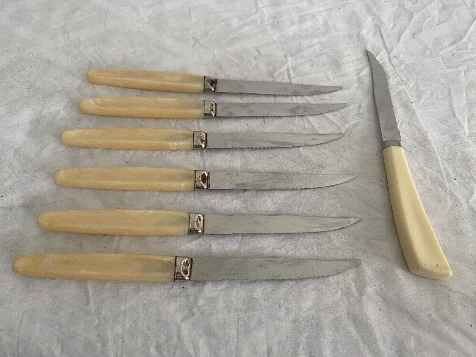 7 Vintage Steak Knives 6 Regent Sheffield Stainless England  and 1 Out  Kut USA