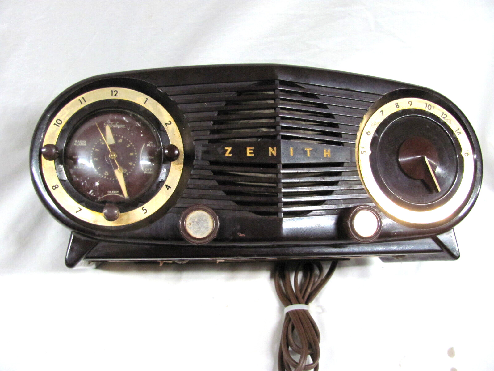Vintage 1940s/1950s Zenith Bakelite Tube Clock Radio Owl Eyes Design #119