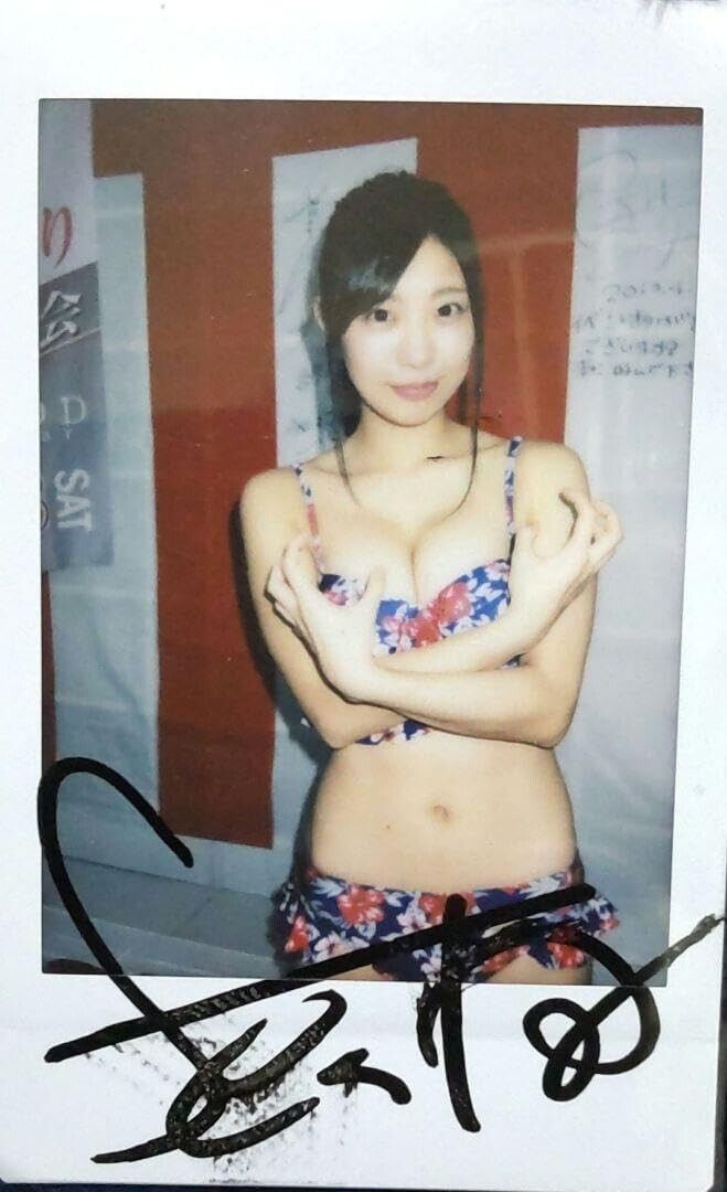 Matsuri Kiritani DVD Purchase Bonus Polaroid Photocard Signed Cheki JPN Idol