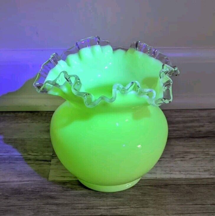 Fenton 5.5” Custard Ivory Crest Uranium Glass Ruffled Rim Ball Vase