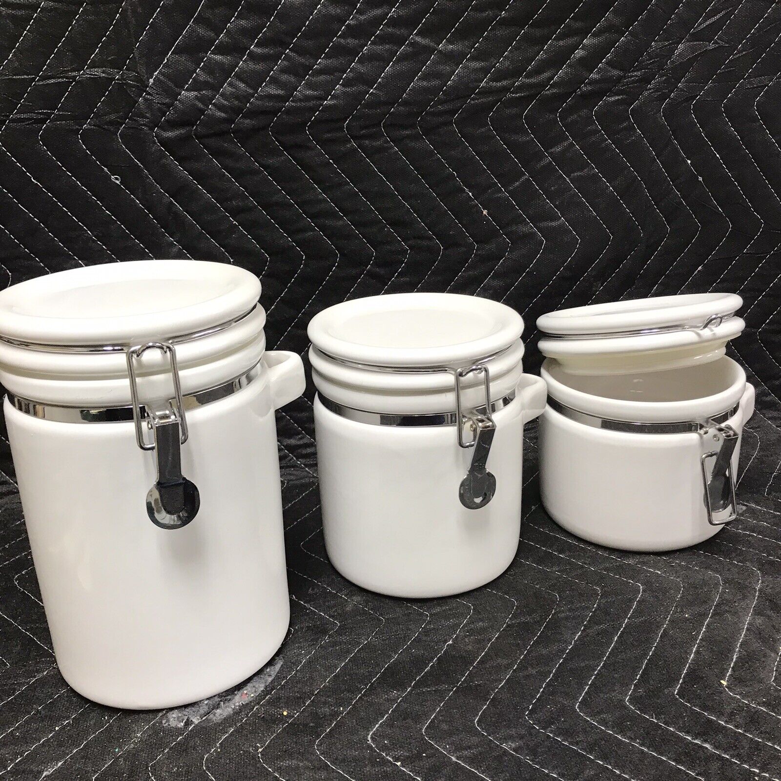 3 PIECE WHITE CANISTER SET  WITH LOCKING LIDS