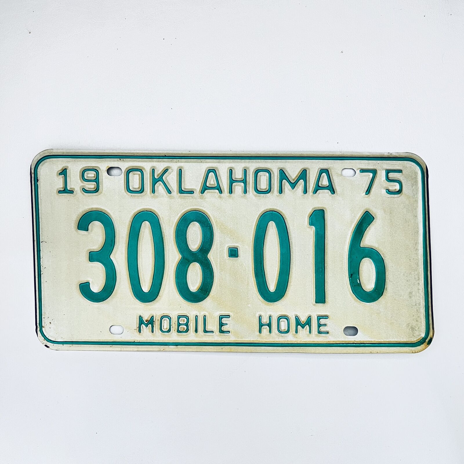 1975 United States Oklahoma Base Mobile Home License Plate 308-016