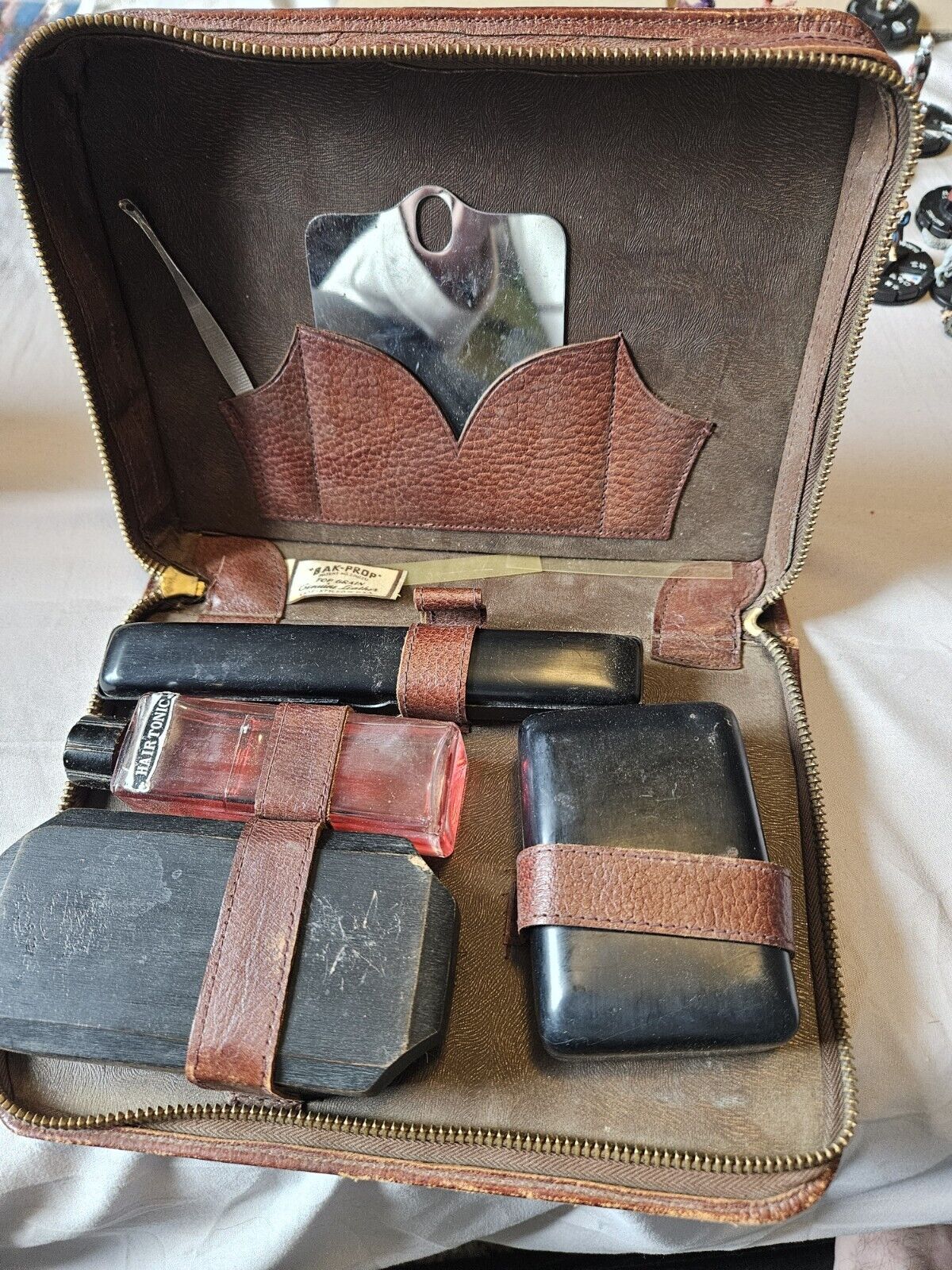 Men\'s 1950s Vintage Grooming Kit