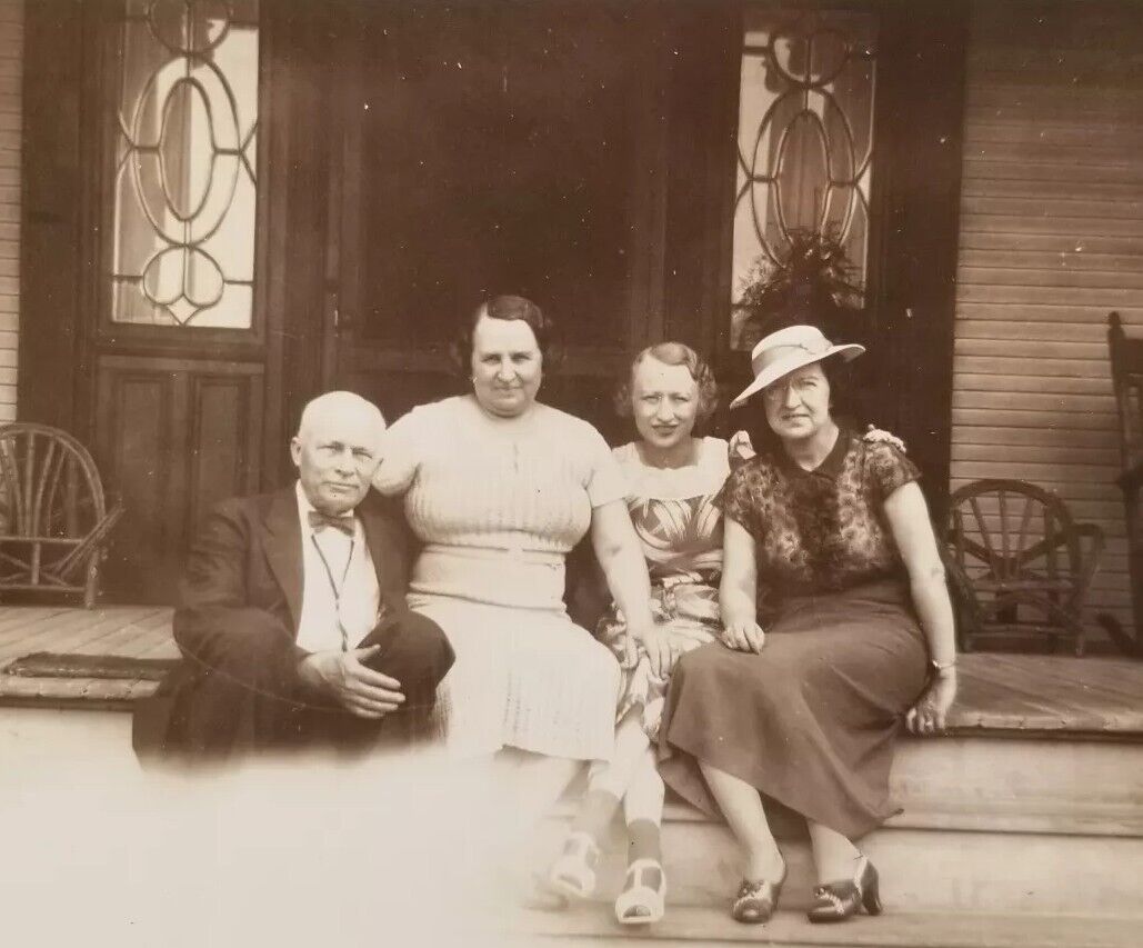 VINTAGE ORIGINAL PHOTO: Americana - couples Sitting On Porch, Georgia - 1930\'s