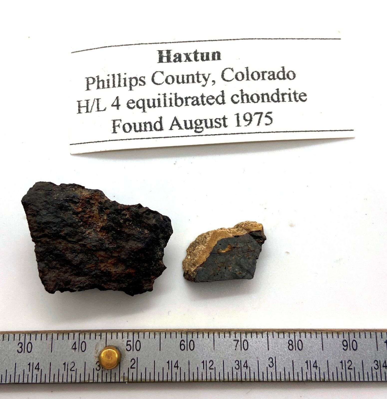2 piece Haxtun meteorite H/L4 chondrite slice - 7.34 gram - Colorado 