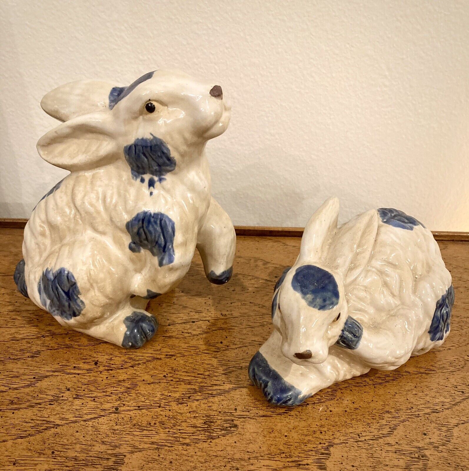 Blue and White Ceramic Porcelain Cute Bunny Rabbit Home Decor Figurine Set of 2