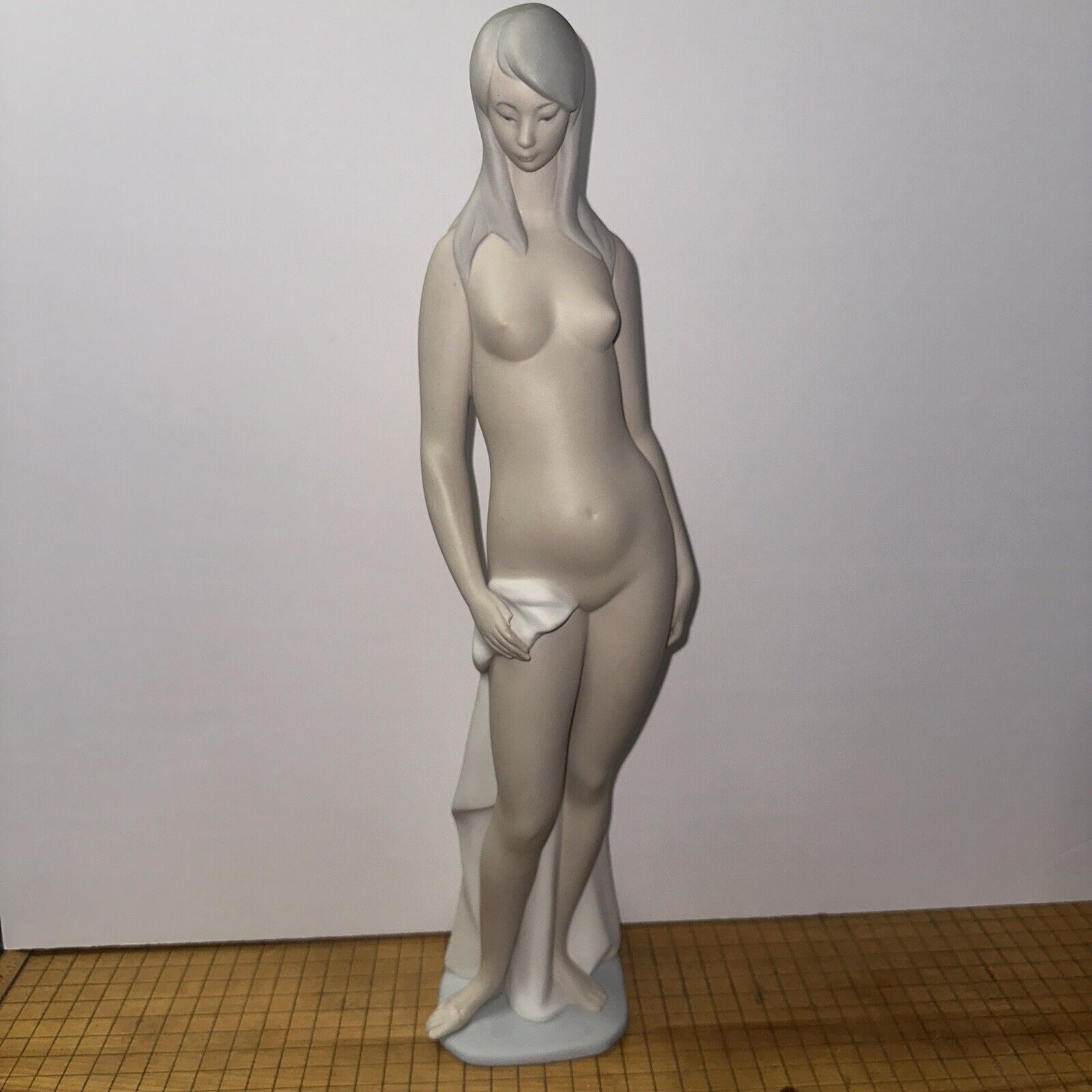Vintage Lladro Daisa 4511 Nude Lady Naked Woman 1978-85 RETIRED 18.5” (FLAWS)