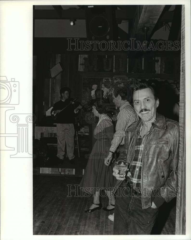 1986 Press Photo Kerry Boutte, Mulate\'s Bar in Baton Rouge, Louisiana
