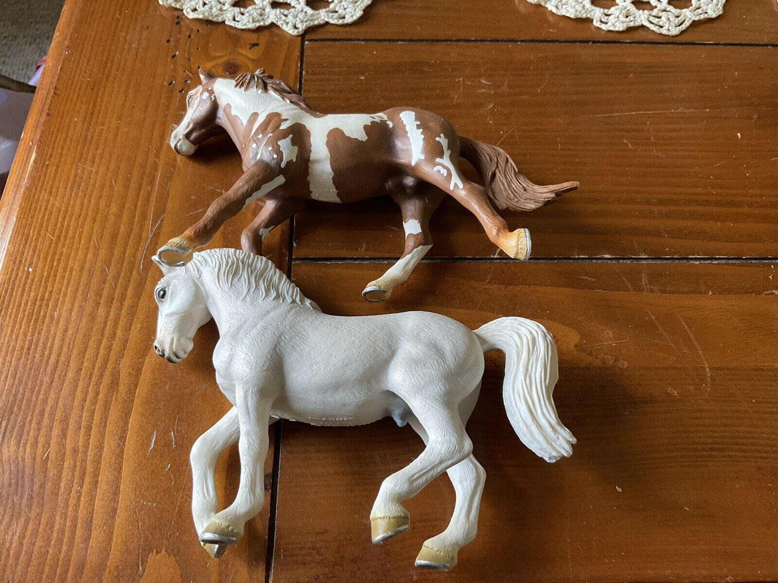 Schleich  Horse Figure Pair 6” Long Pre-Enjoyed