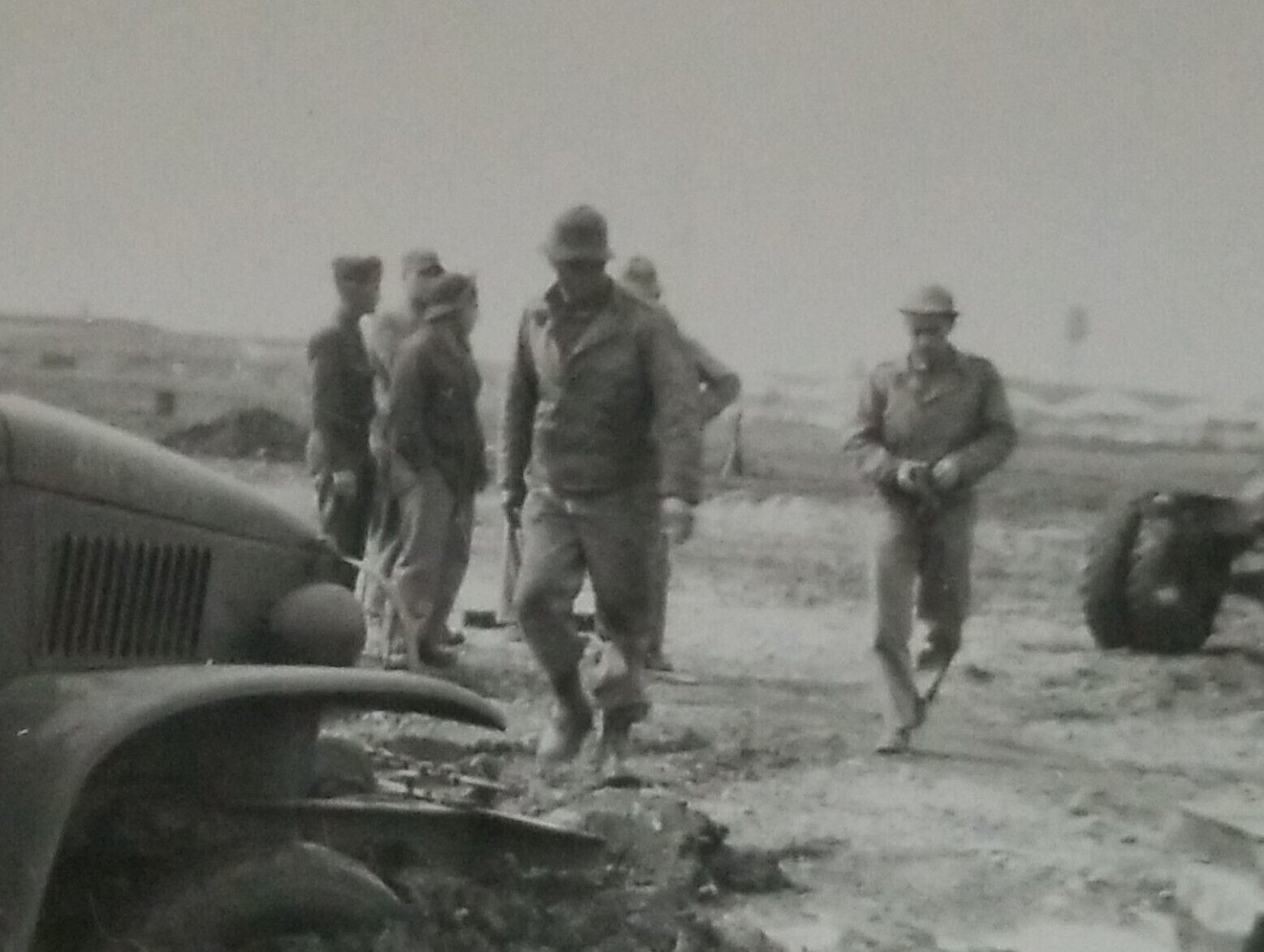 Vintage U.S. Soldiers By Vehicle Stuck In Mud PHOTO ~ Military 
