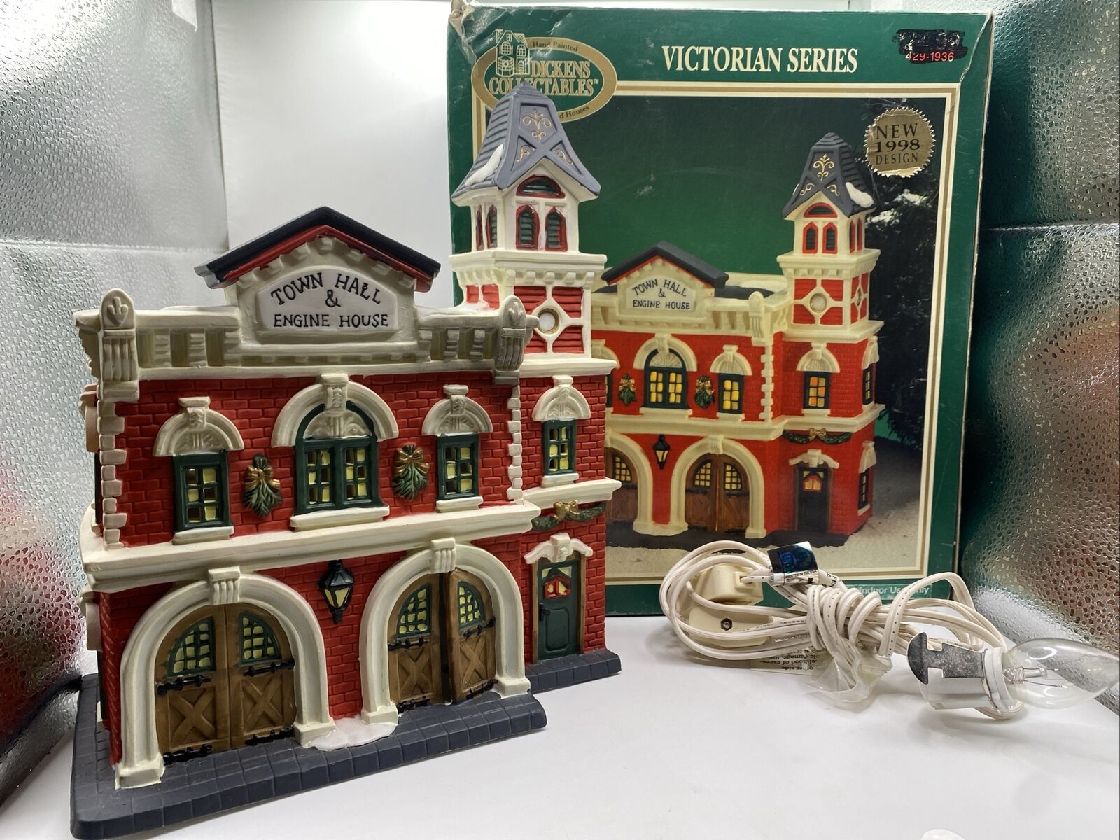 1998 Dickens Collectables Victorian Town Hall & Engine House Lighted Display