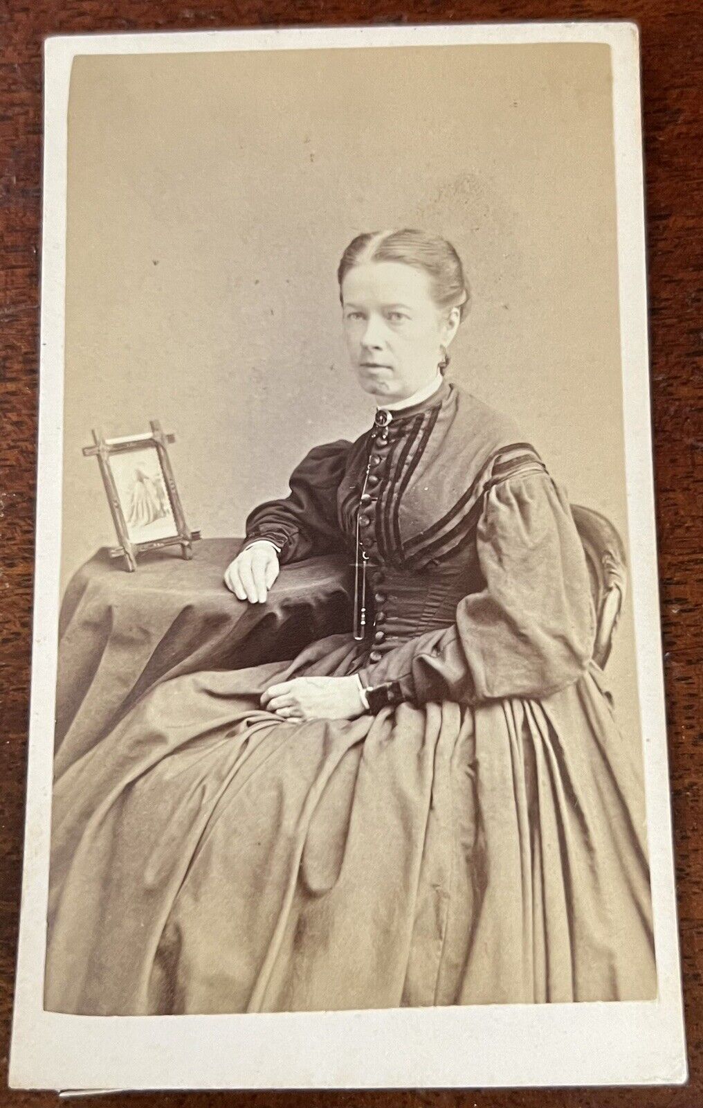 ATQ 1870s CDV Photo Seated Woman Pleated Dress Table Picture Frame Lowell MA