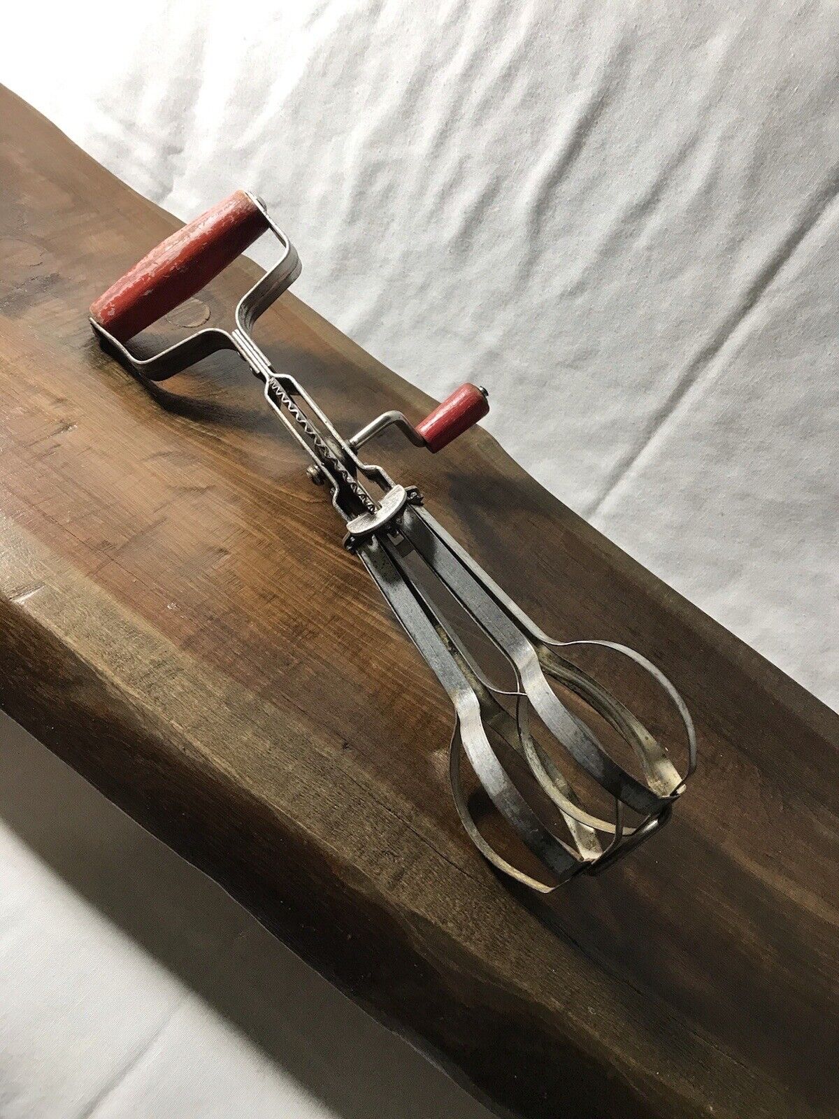 Vintage Red Handle EGG BEATER, The Taplin MFG, Made in the USA, 
