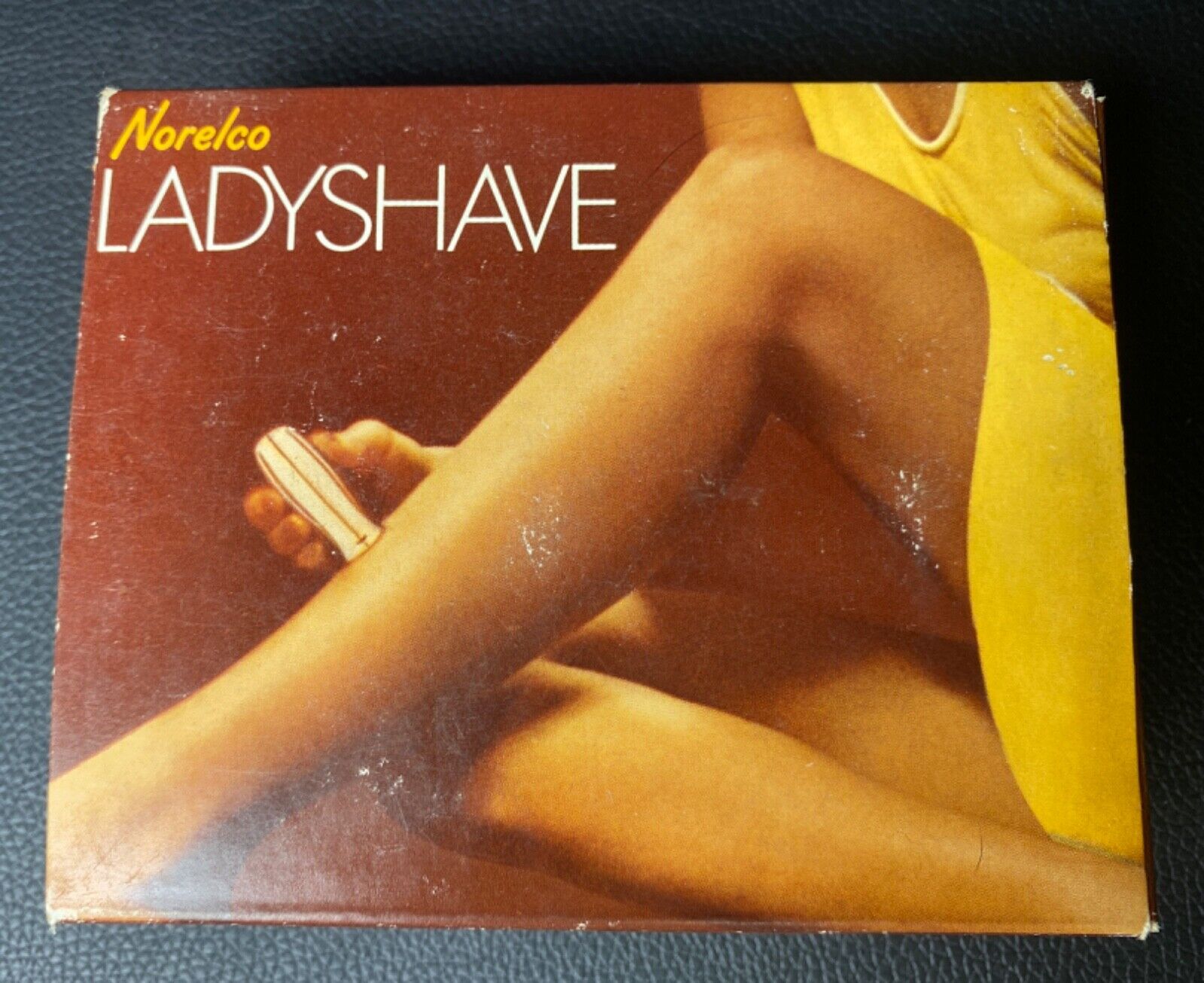 New old stock Norelco Ladyshave Type HP2108 Electric Shaver complete NEW VINTAGE