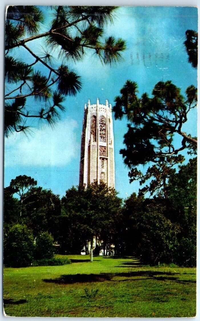 Postcard - Florida\'s Majestic Singing Tower - Lake Wales, Florida