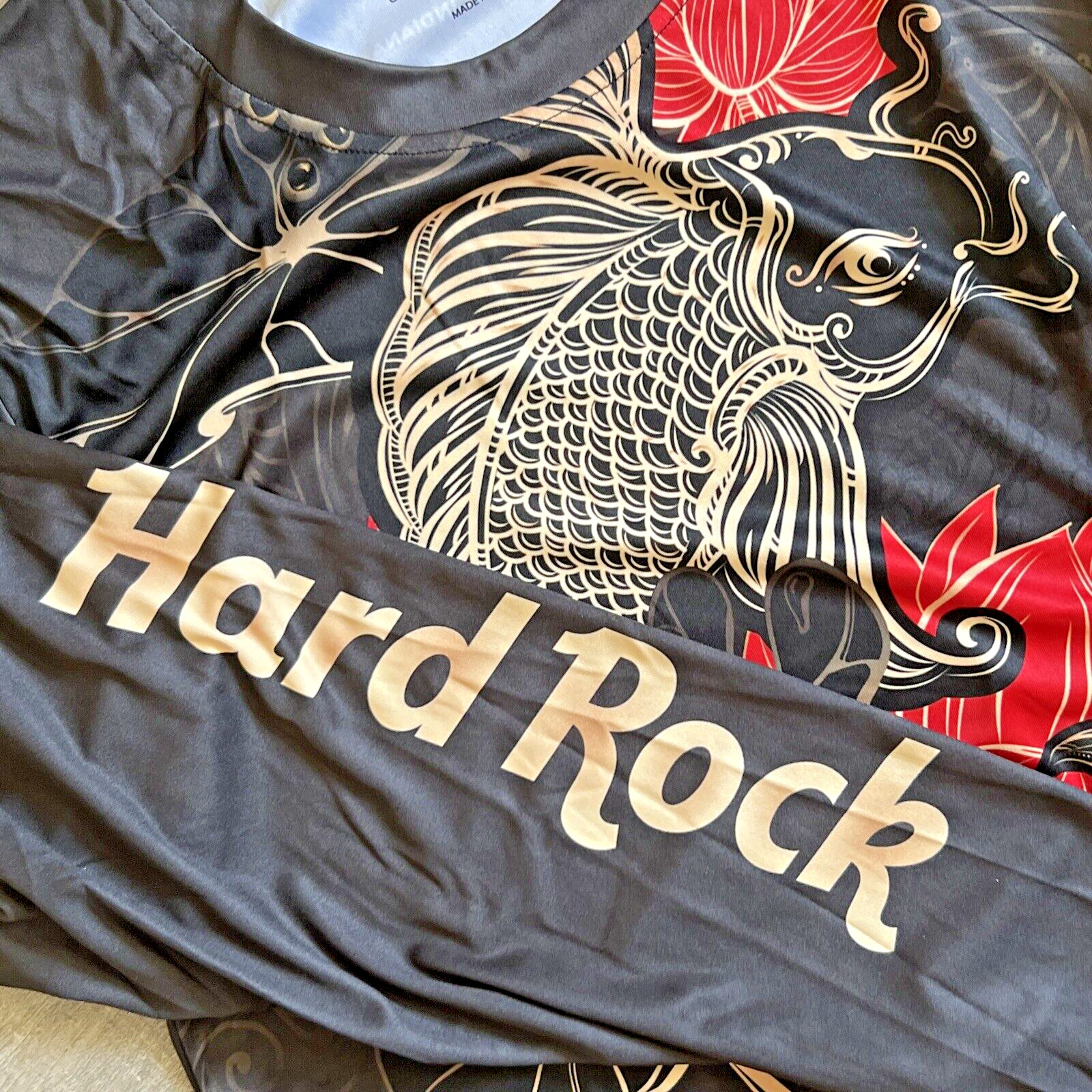 Eversole Run Hard Rock Casino Shirt Men\'s Size M Koi Fish Graphic Quick Dry