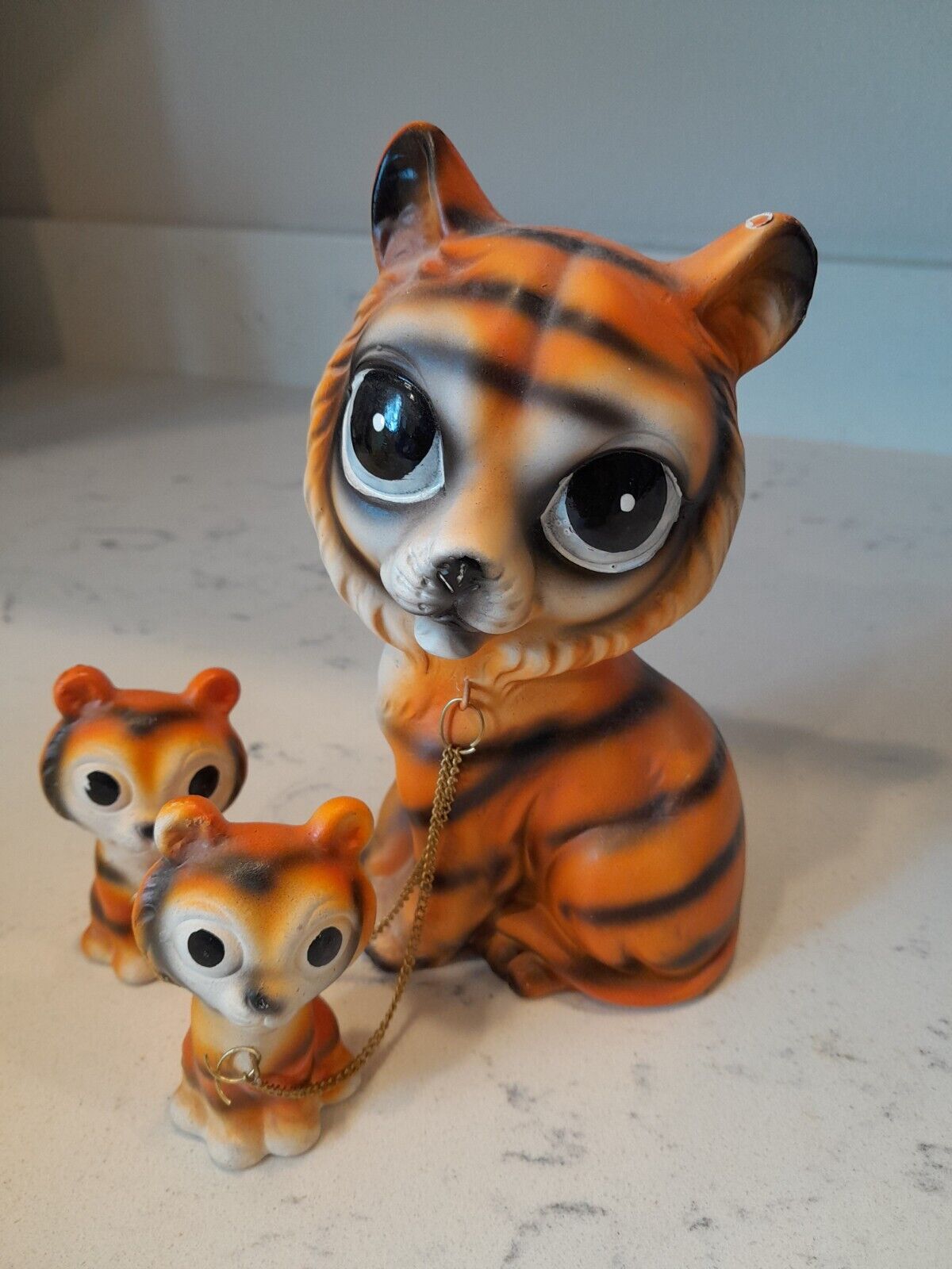 Vintage 1970s Porcelain Big Eye Cat With Pair Kittens Chained Set Orange Striped