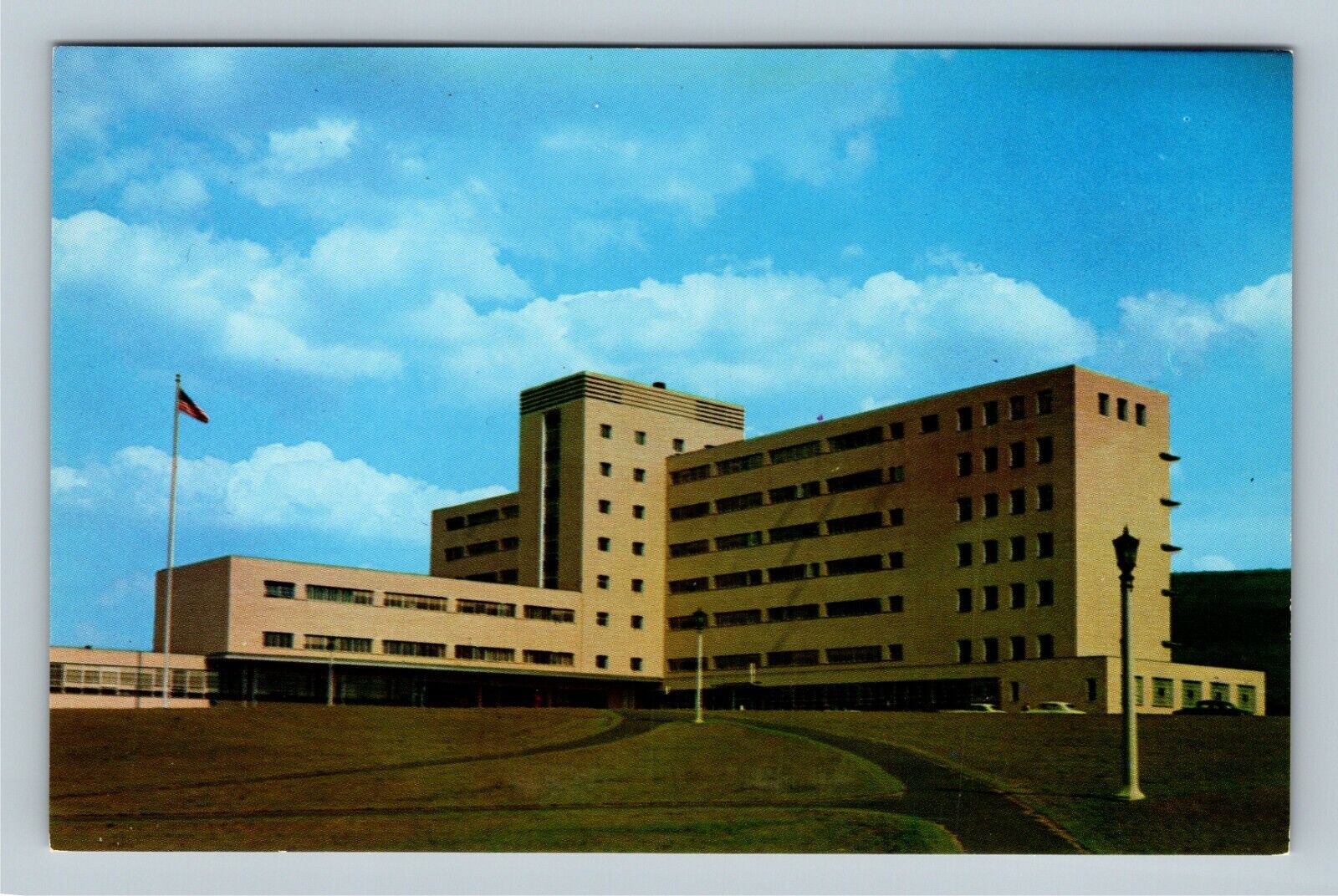 Altoona PA Modern United States Veteran\'s Hospital Vintage Pennsylvania Postcard