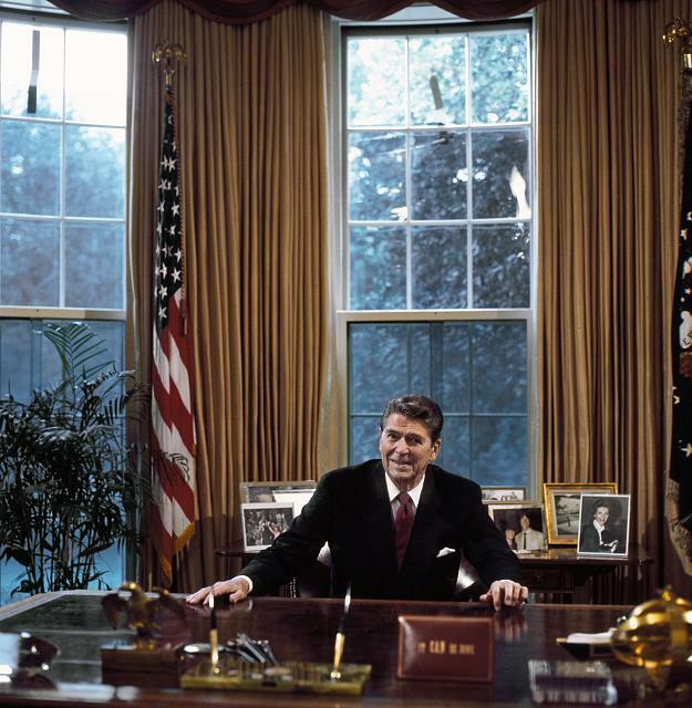 President Ronald Reagan,Desk,Oval Office,Washington,DC,District of Columbia