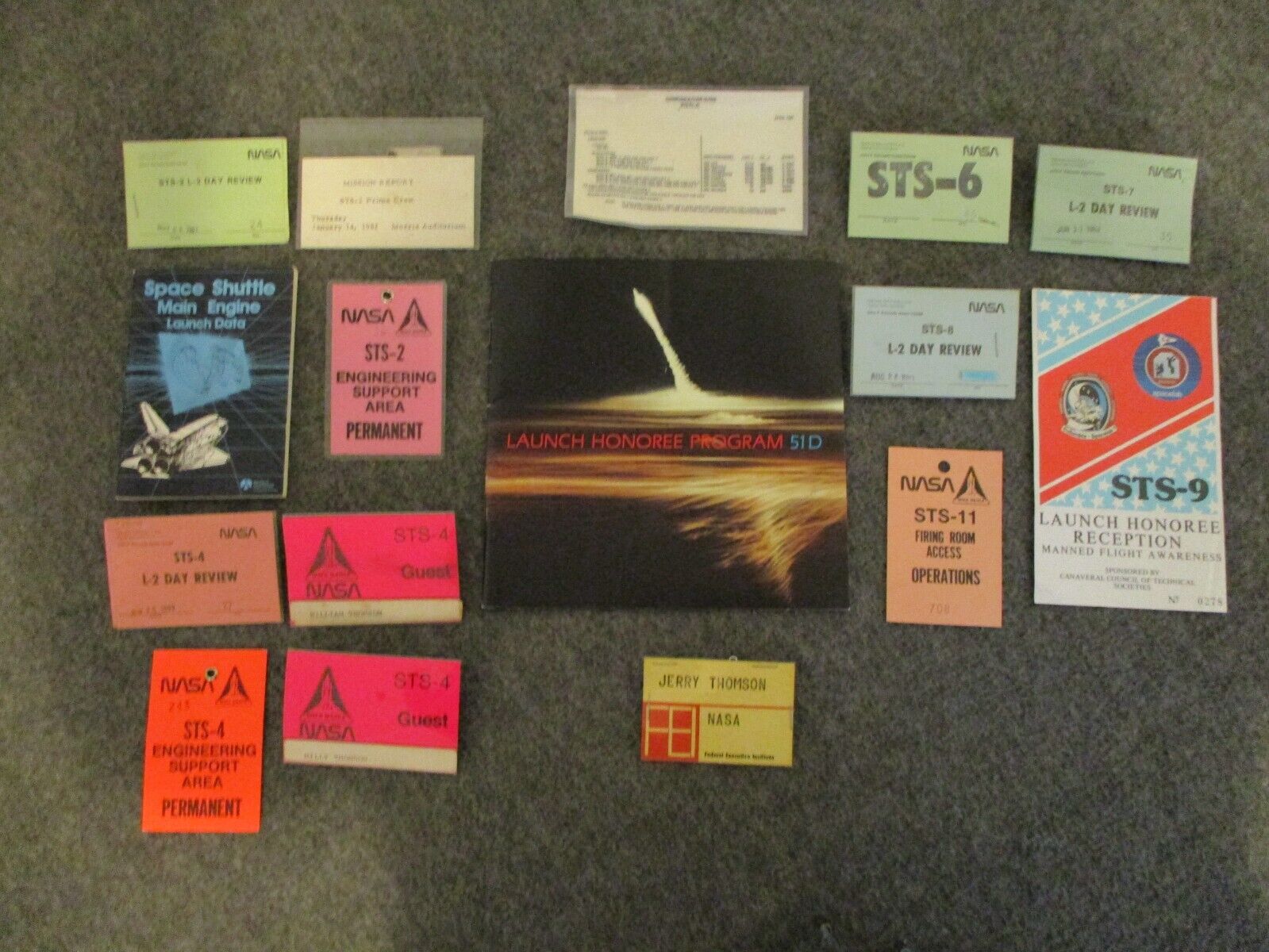 1981-85 NASA/SHUTTLE STS MISSION LAUNCH BADGES+HONOREE+PROGRAM+SSME LAUNCH BOOK