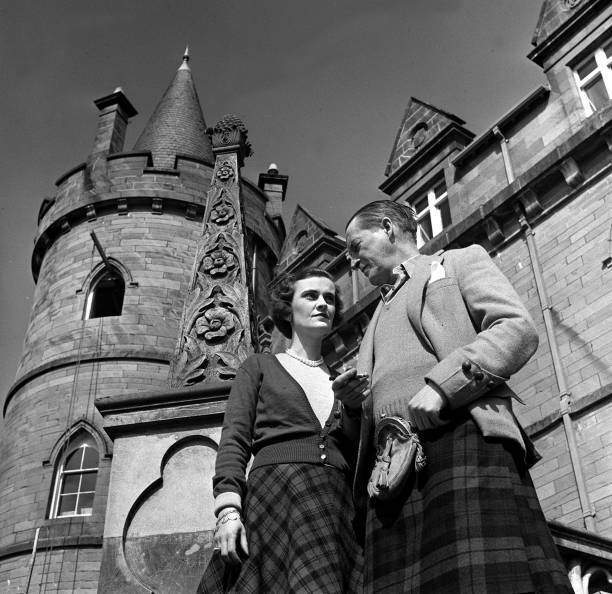 11th Duke of Argyll and Margaret Campbell Duchess of Argyll 1950s Old Photo 2