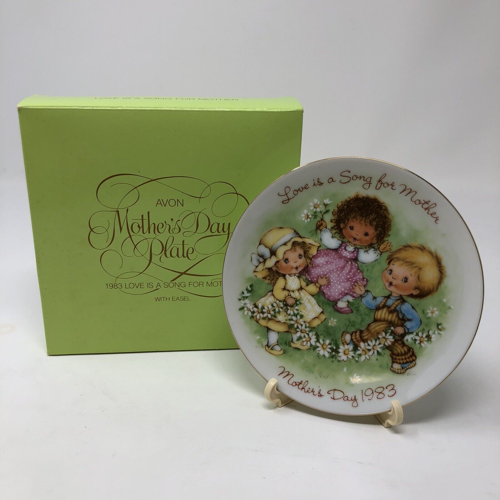 Avon 1983 Mothers Day Plate Love Is A Song For Mother with Easel Holder NOS New
