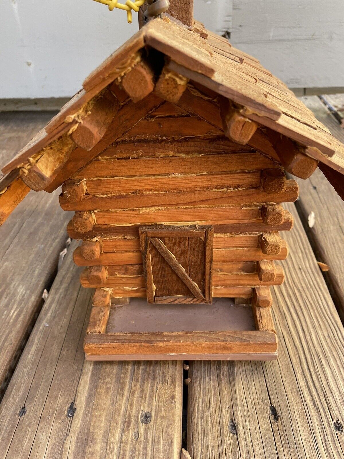 Birdhouse Feeder Cedar Shingled Log Cabin Top Loading With Funnel 10x8x8