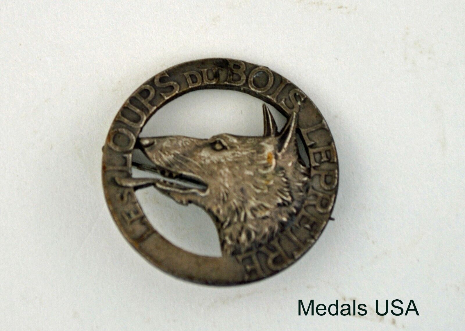 WW2 FRANCE MAGINOT LINE BADGE. \'THE WOLVES OF THE WOOD, THE PRIEST  1935/40