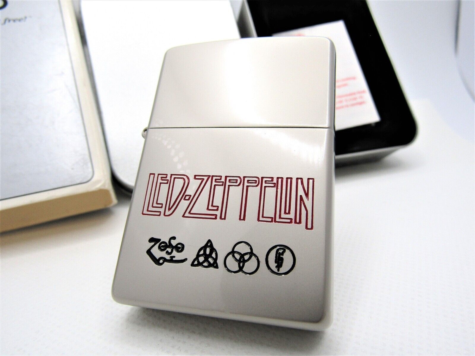 Led Zeppelin Zippo 2000 MIB Rare