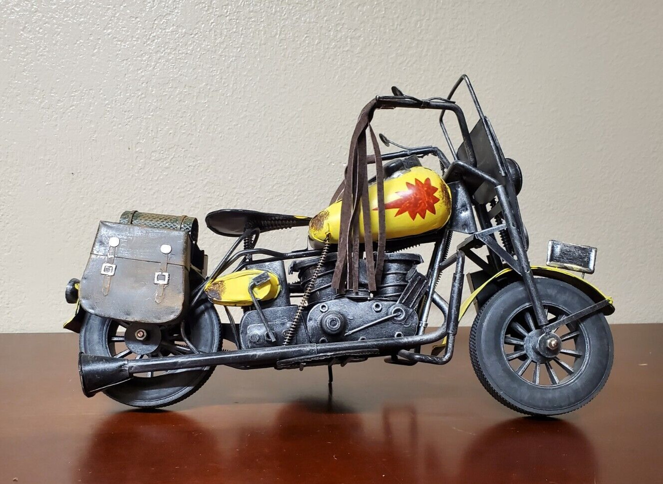 Vintage Metal Harley Indian Motorcycle Folk Art model Decoration DieCast spring